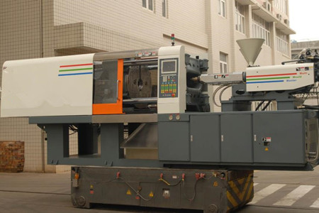 如何清洗伺服節(jié)能注塑機(jī)螺桿？清洗方法分享！